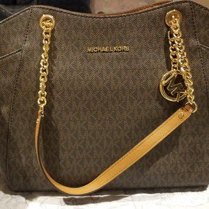 Michael Kors Jet Set Travel Bag